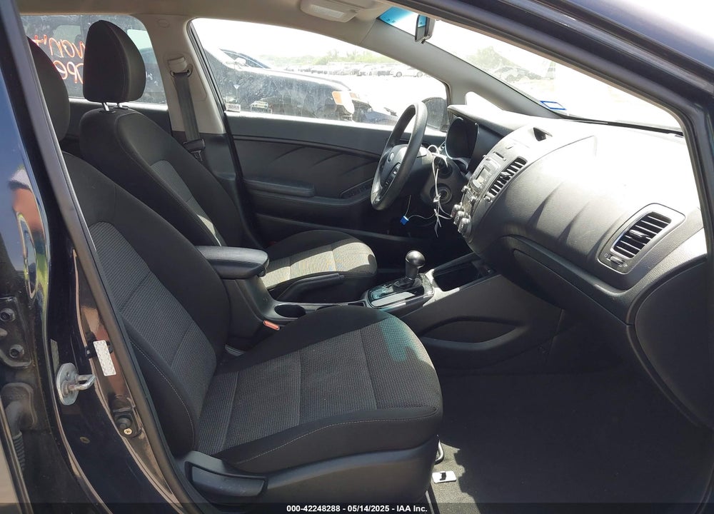 2017 KIA FORTE VIN: KNAFK5A89H5681132