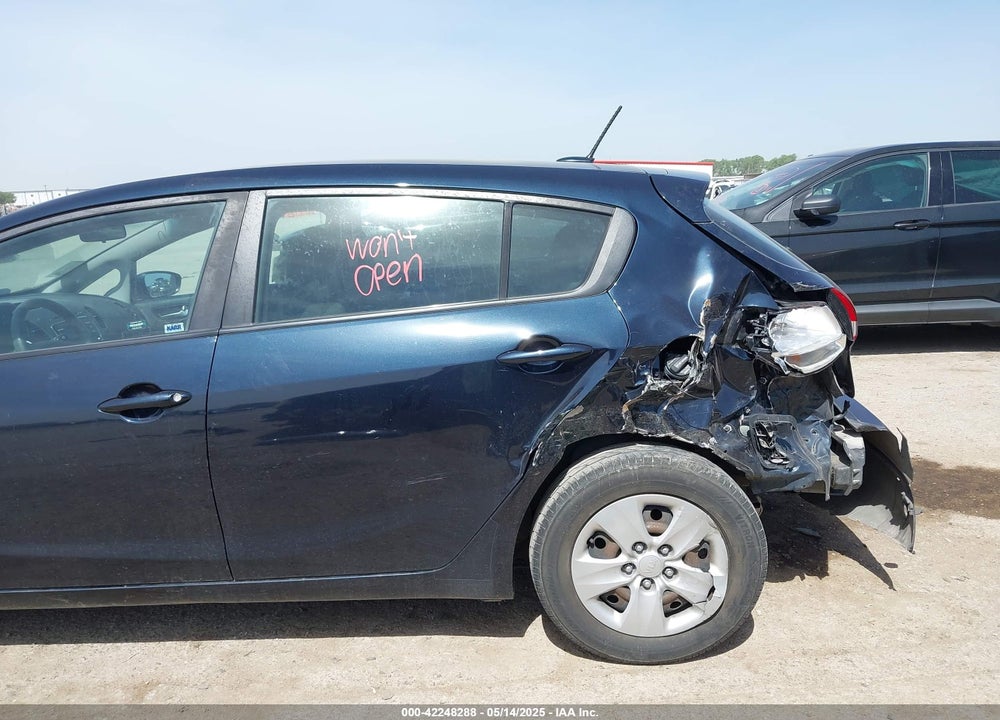 2017 KIA FORTE VIN: KNAFK5A89H5681132
