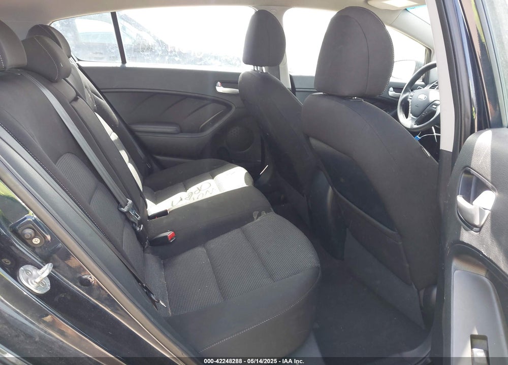 2017 KIA FORTE VIN: KNAFK5A89H5681132