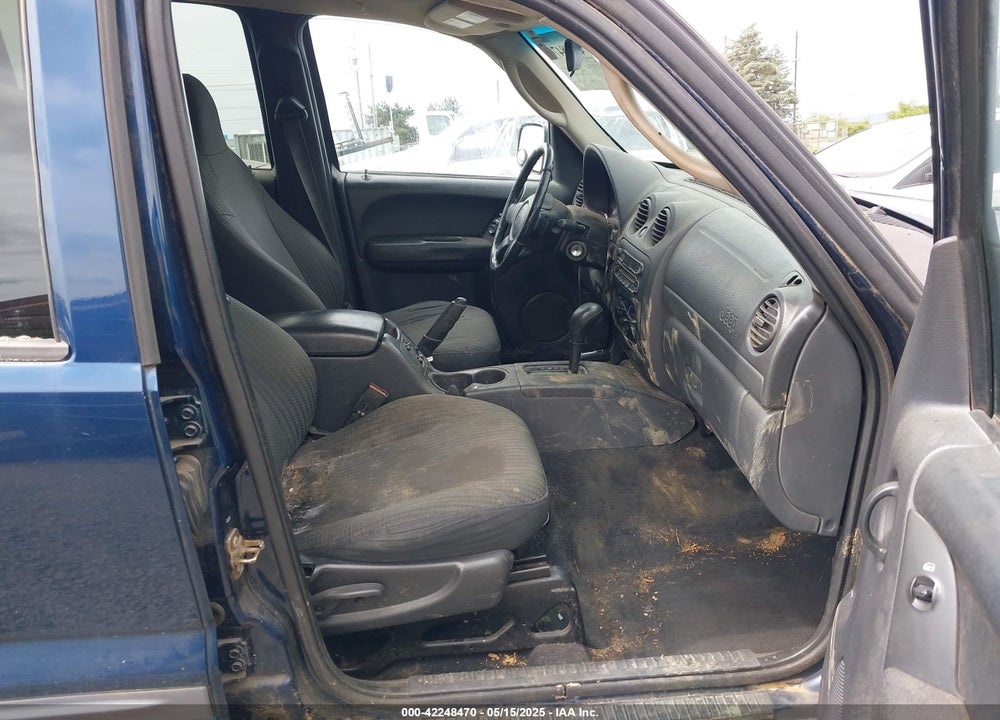 2003 JEEP LIBERTY SPORT VIN: 1J4GL48K23W652892