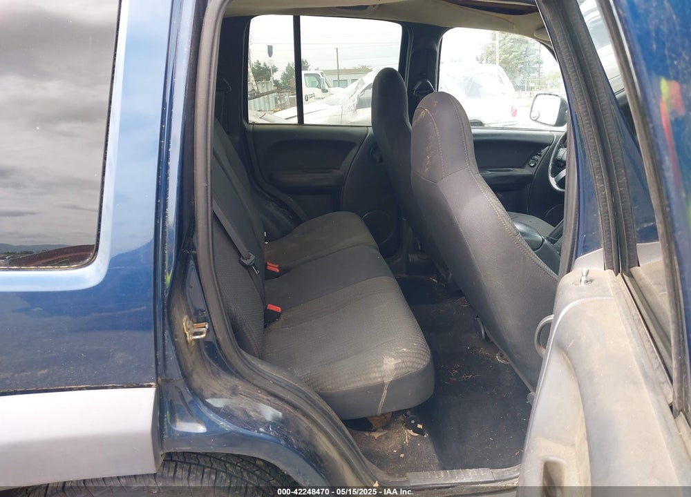 2003 JEEP LIBERTY SPORT VIN: 1J4GL48K23W652892