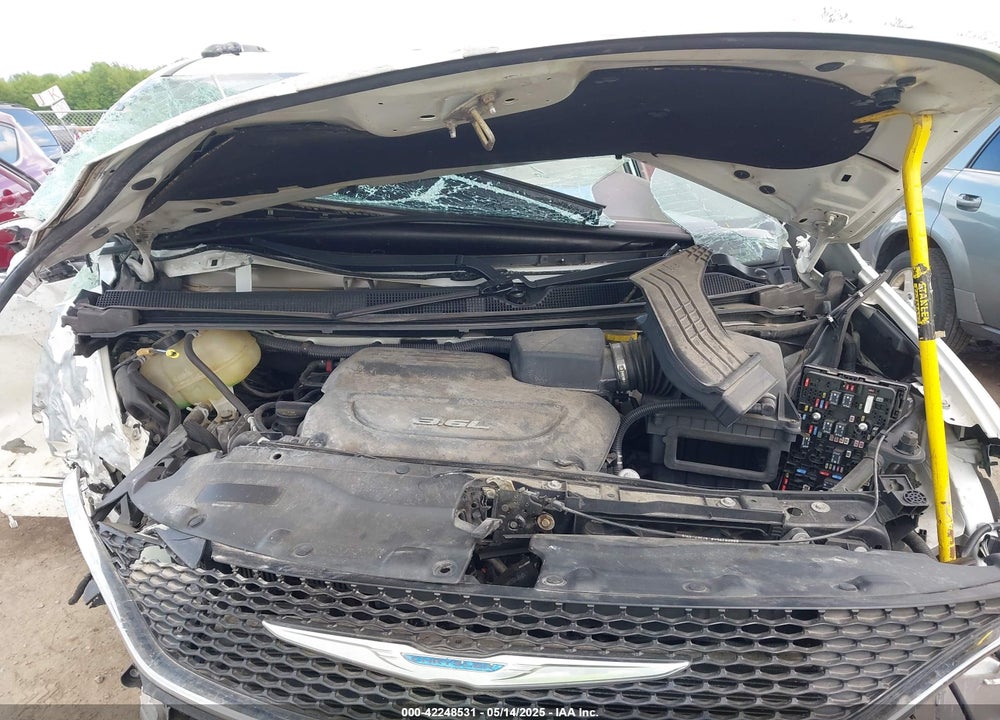 2017 CHRYSLER PACIFICA TOURING L VIN: 2C4RC1BG5HR571659