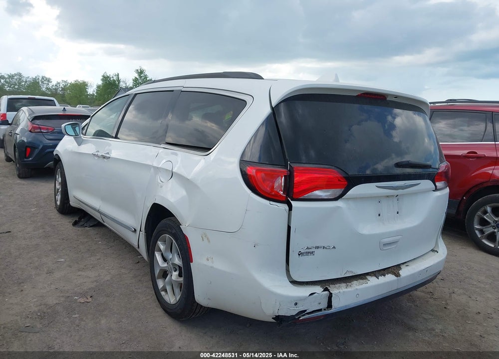 2017 CHRYSLER PACIFICA TOURING L VIN: 2C4RC1BG5HR571659