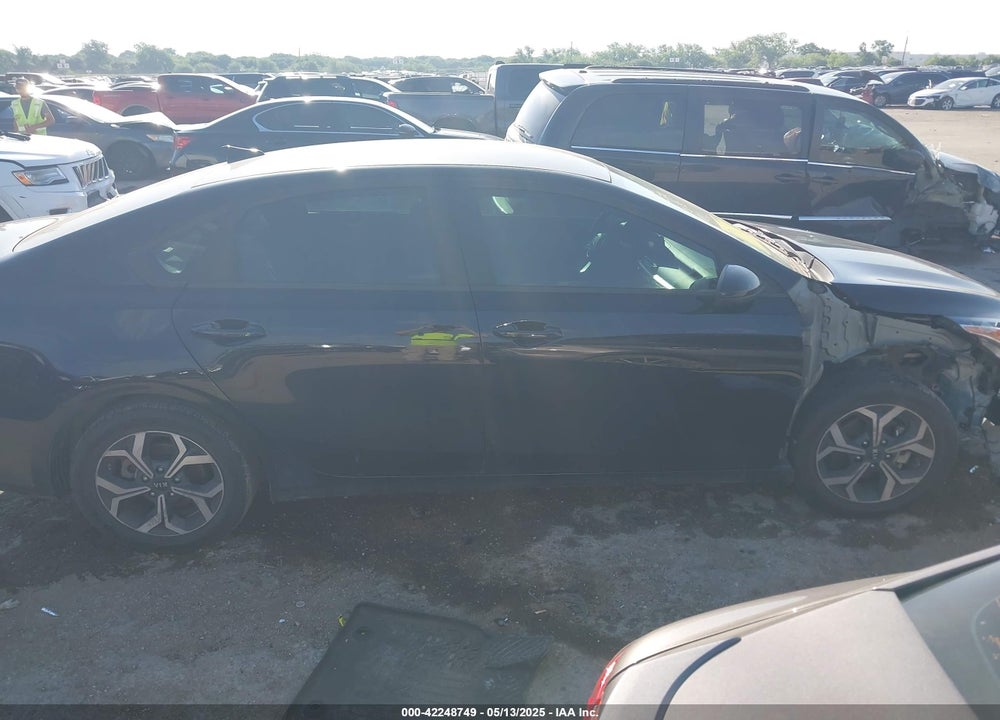 2021 KIA FORTE LXS VIN: 3KPF24ADXME355848