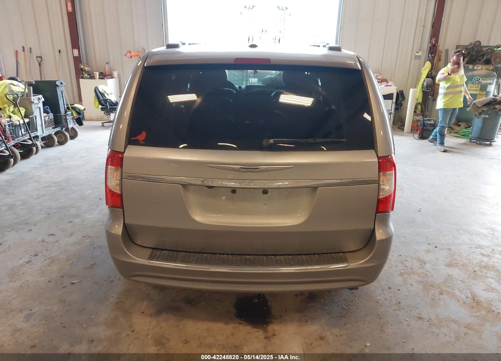 2016 CHRYSLER TOWN & COUNTRY VIN: 2C4RC1BG2GR111809