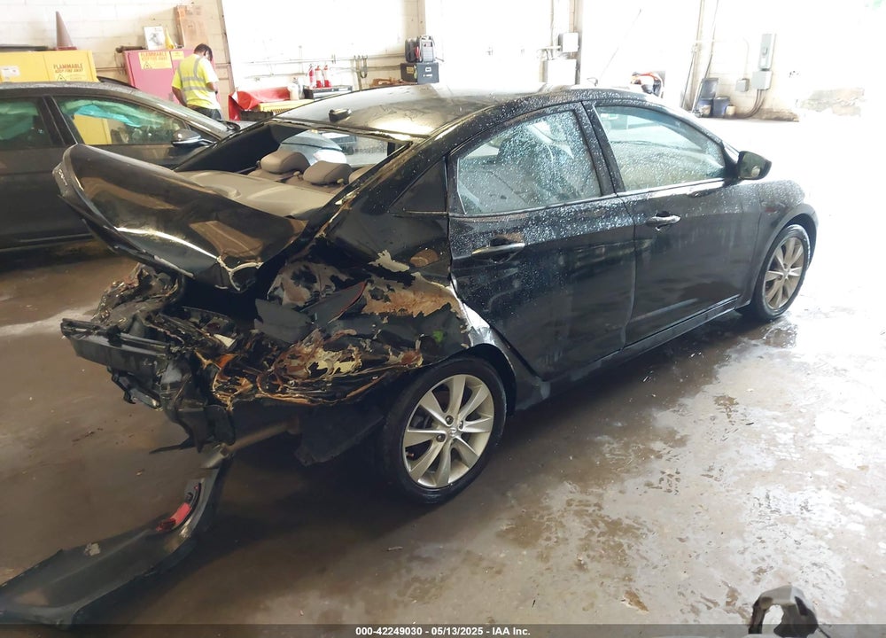 2012 HYUNDAI ACCENT VIN: KMHCU4AE1CU084180