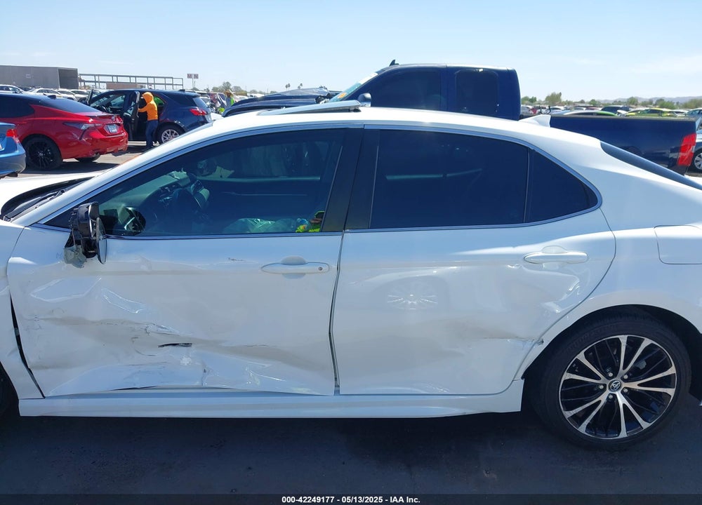 2018 TOYOTA CAMRY VIN: 4T1B11HKXJU152147