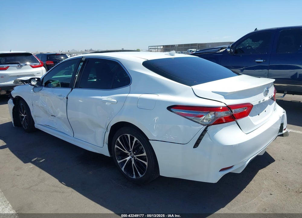 2018 TOYOTA CAMRY VIN: 4T1B11HKXJU152147