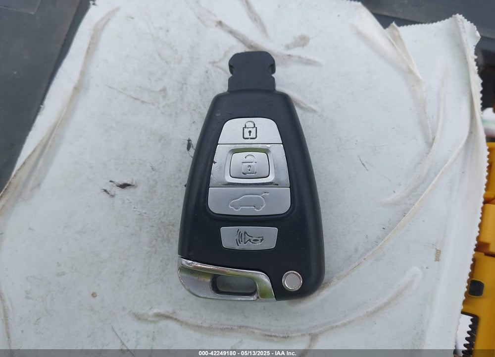2011 HYUNDAI VERACRUZ VIN: KM8NUDCC9BU152101