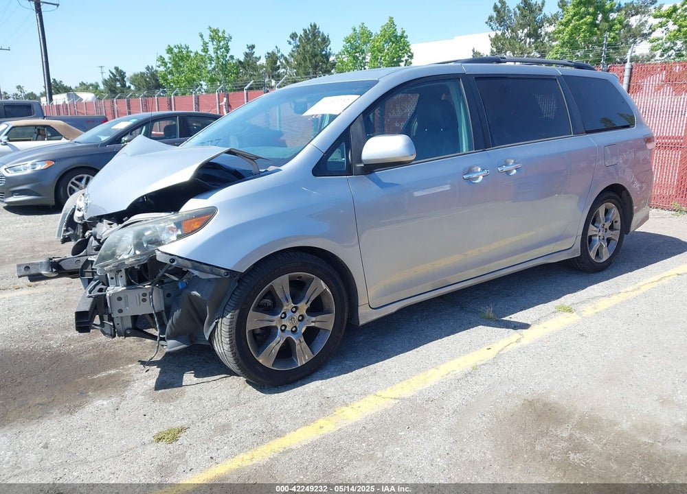 2013 TOYOTA SIENNA SE 8 PASSENGER VIN: 5TDXK3DC7DS287161
