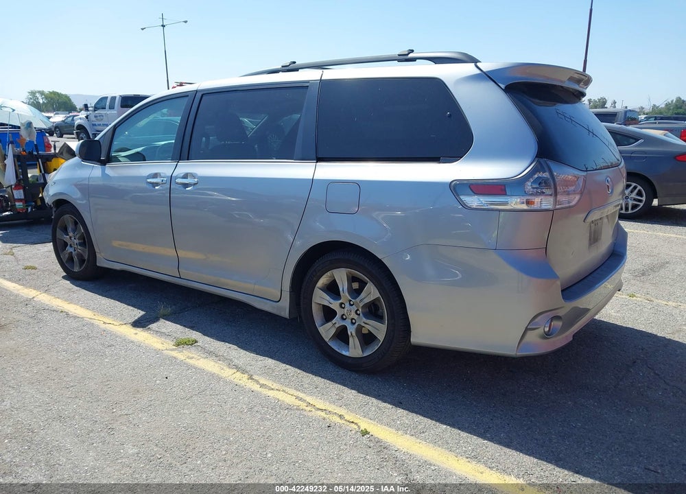 2013 TOYOTA SIENNA SE 8 PASSENGER VIN: 5TDXK3DC7DS287161