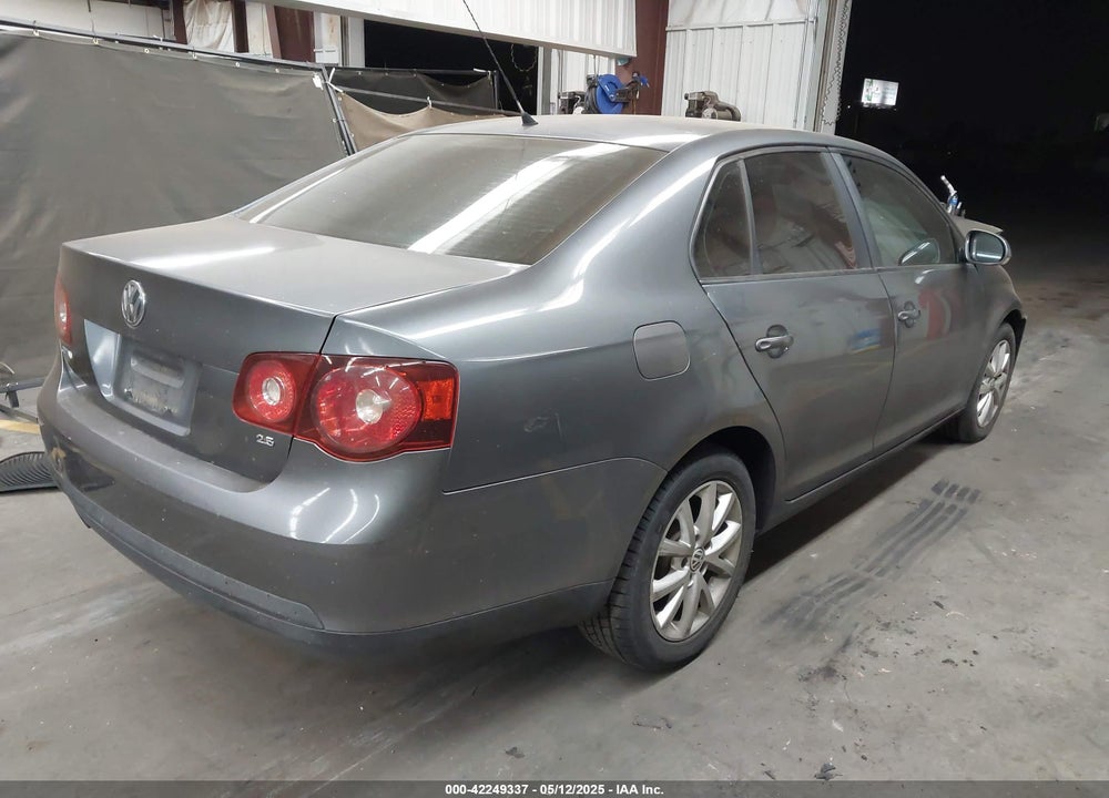 2010 VOLKSWAGEN JETTA LIMITED EDITION VIN: 3VWRZ7AJ1AM140177