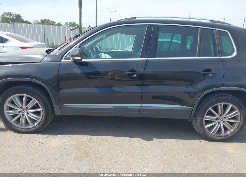 2012 VOLKSWAGEN TIGUAN VIN: WVGAV7AX6CW521960