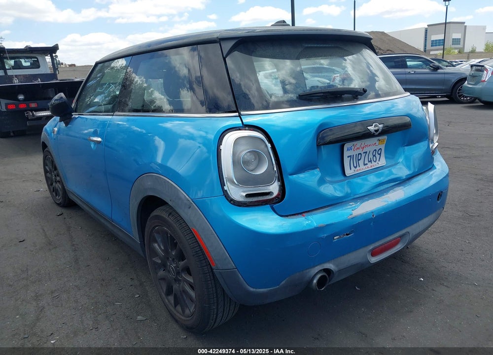 2016 MINI COOPER VIN: WMWXP5C57G2D15150