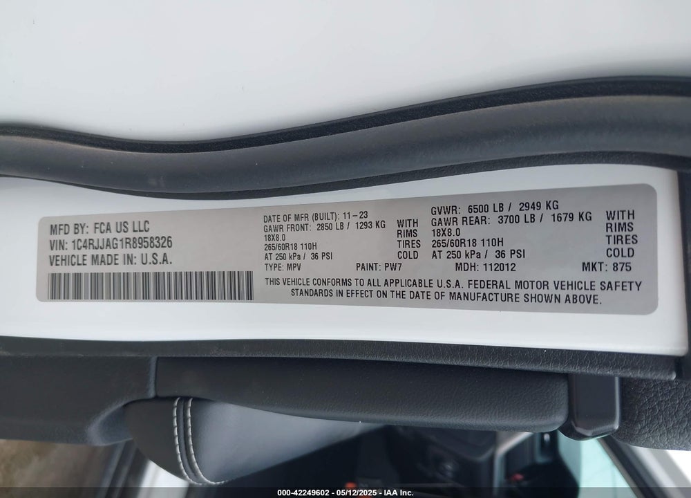 2024 JEEP GRAND CHEROKEE L VIN: 1C4RJJAG1R8958326