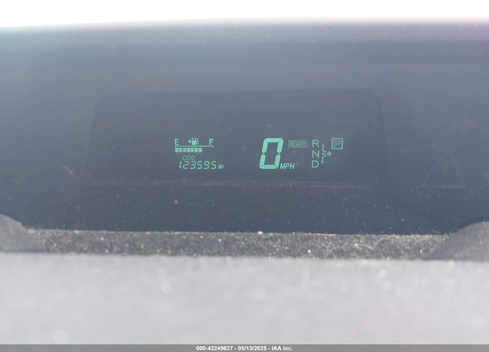 2005 TOYOTA PRIUS VIN: JTDKB22U153003848