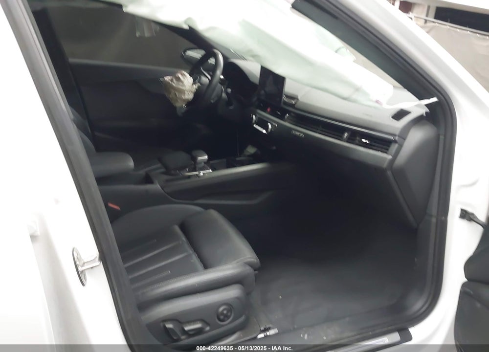 2022 AUDI A4 VIN: WAUEAAF48NN013671