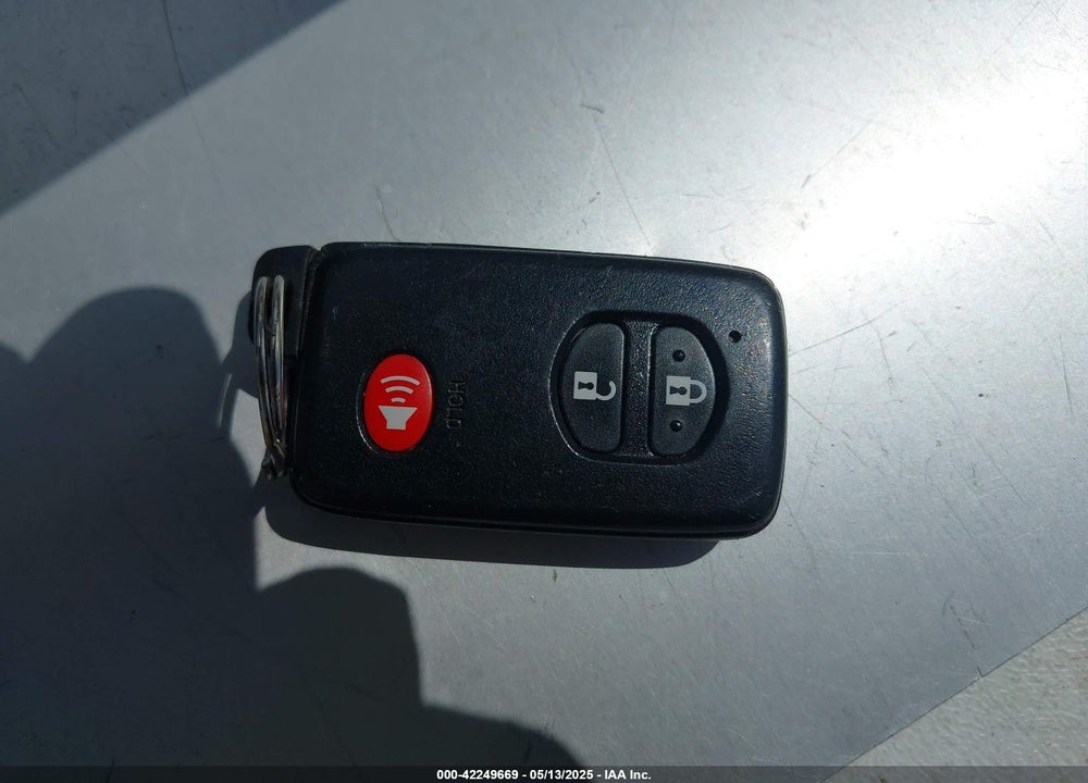 2015 TOYOTA PRIUS VIN: JTDKN3DU4F1925165