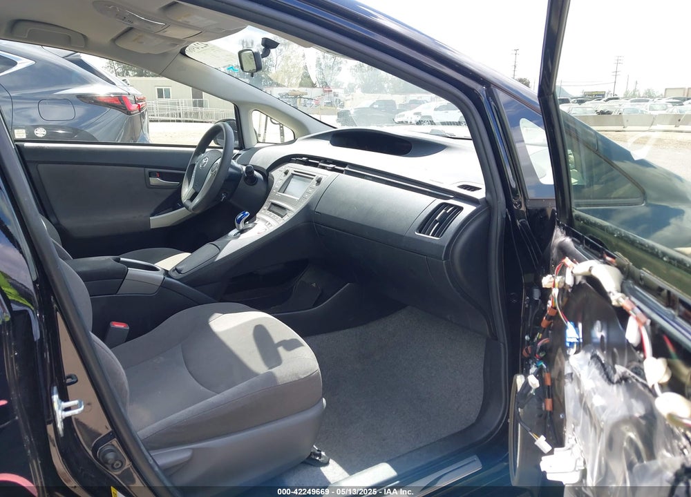 2015 TOYOTA PRIUS VIN: JTDKN3DU4F1925165