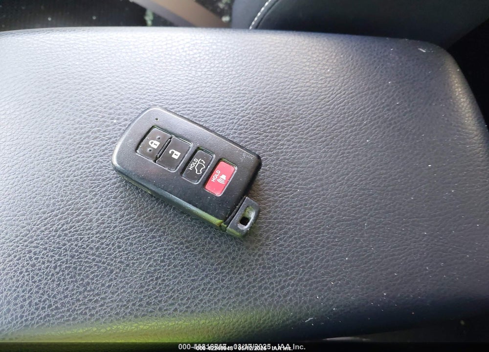 2018 TOYOTA RAV4 VIN: JTMWFREV8JJ157496