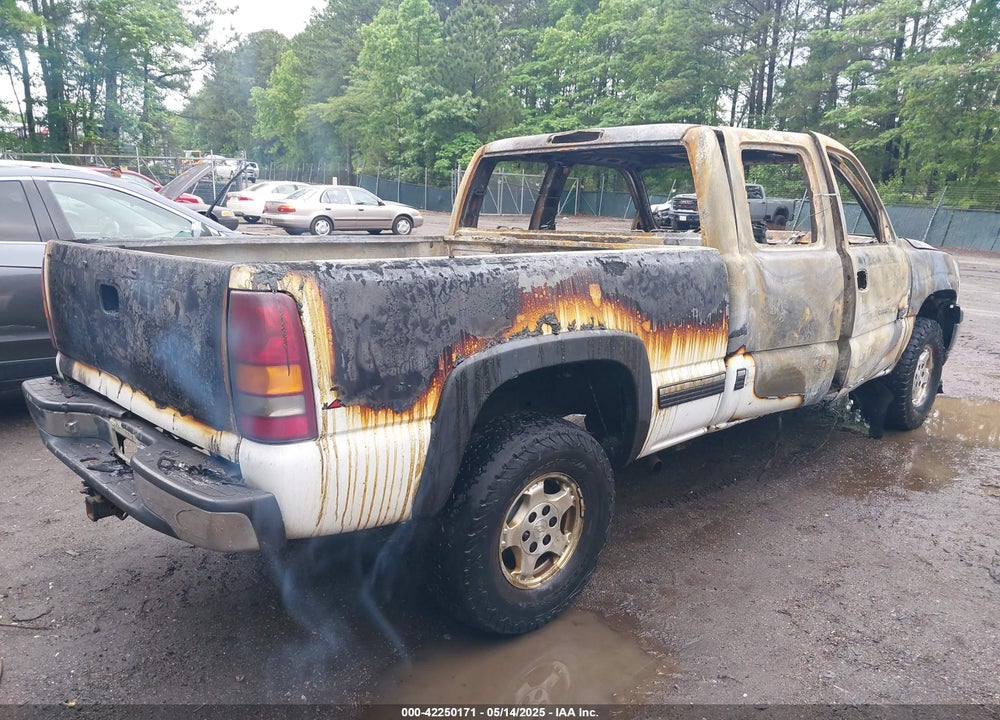 2000 CHEVROLET SILVERADO 1500 LS VIN: 1GCEK19T3YE433569