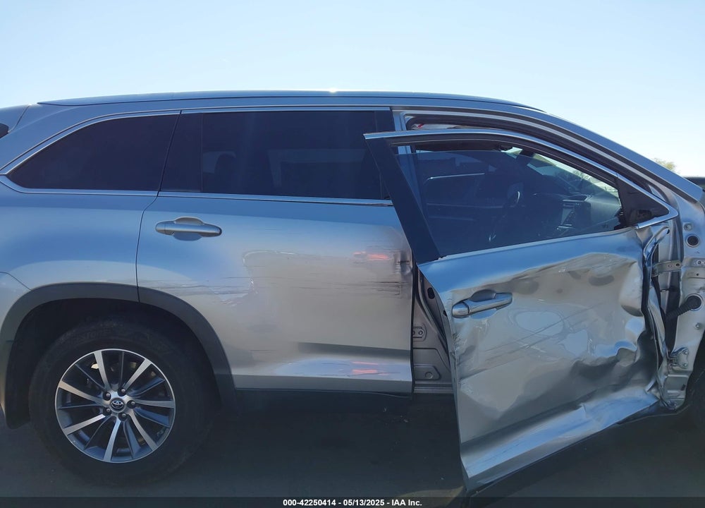 2019 TOYOTA HIGHLANDER VIN: 5TDJZRFH4KS580932