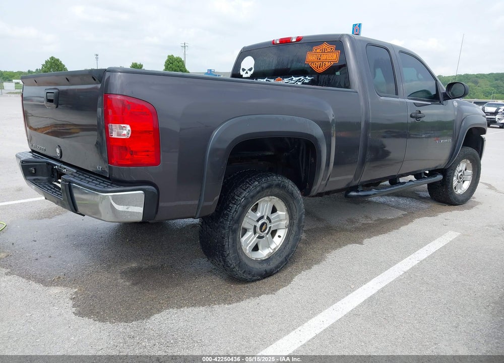 2010 CHEVROLET SILVERADO 1500 VIN: 1GCSKSE37AZ136981