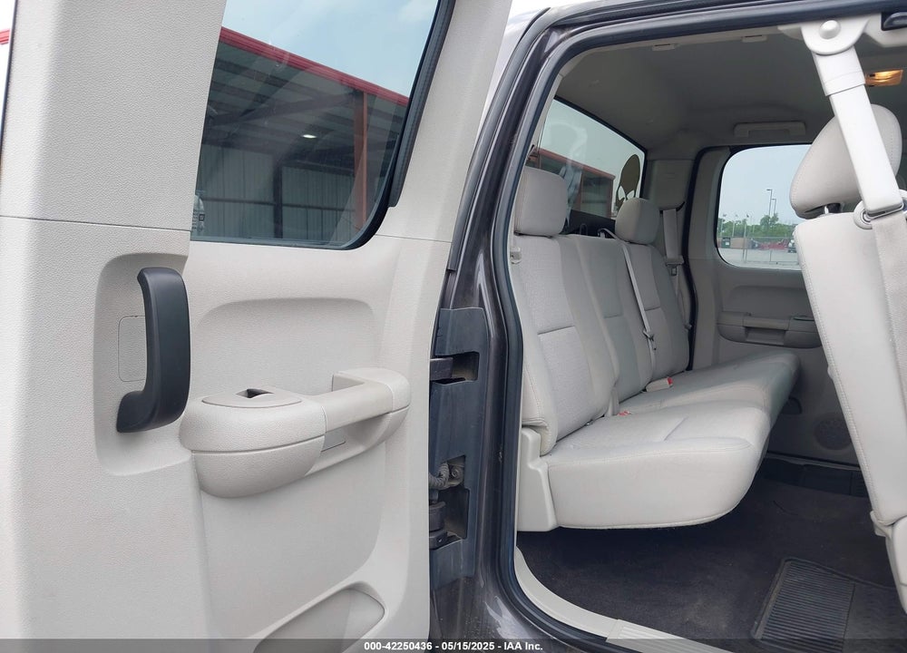 2010 CHEVROLET SILVERADO 1500 VIN: 1GCSKSE37AZ136981