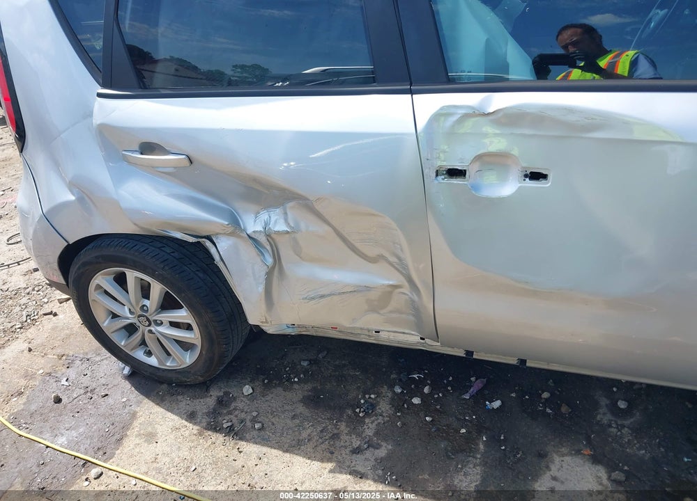 2017 KIA SOUL VIN: KNDJP3A52H7416050