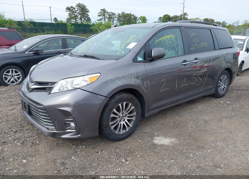2019 TOYOTA SIENNA XLE 8 PASSENGER VIN: 5TDYZ3DC2KS976344