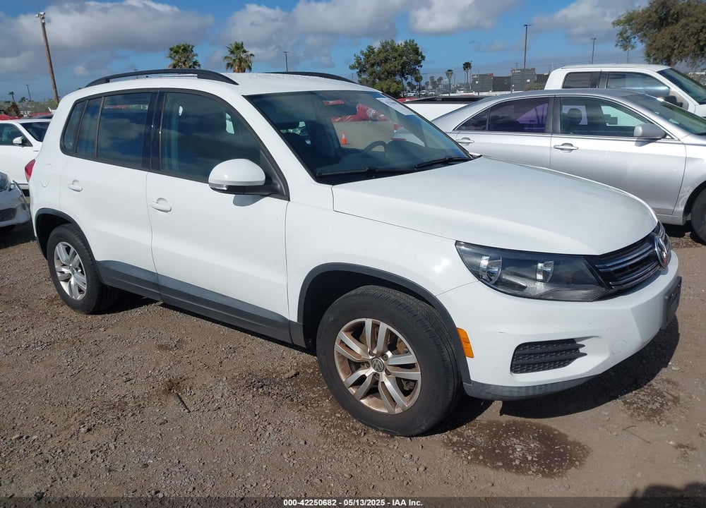 2016 VOLKSWAGEN TIGUAN S VIN: WVGAV7AX2GW501100