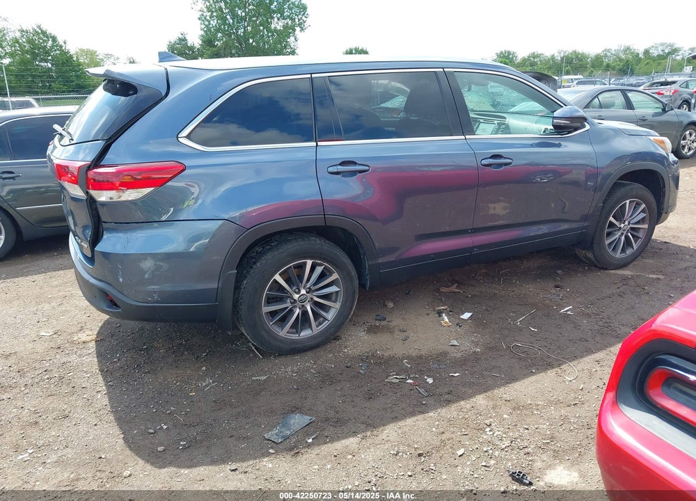 2019 TOYOTA HIGHLANDER VIN: 5TDJZRFH2KS975689
