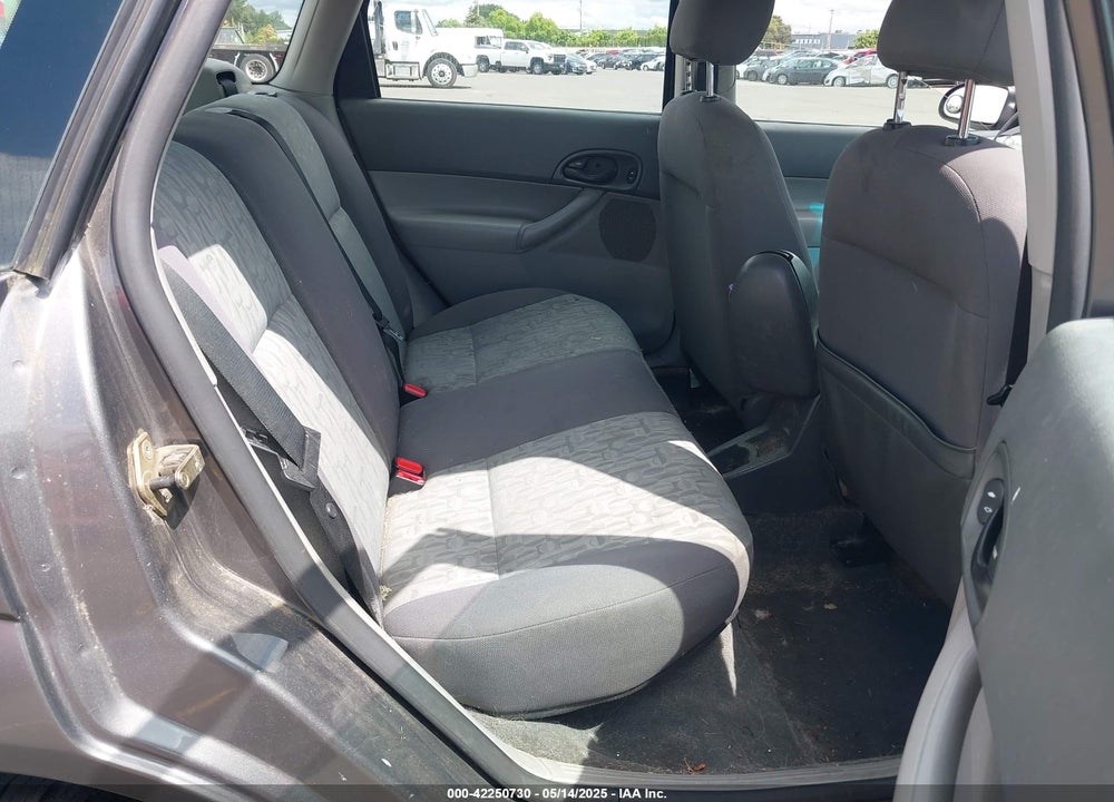 2005 FORD FOCUS VIN: 1FAFP36N75W192103