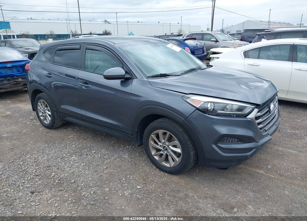 2017 HYUNDAI TUCSON SE VIN: KM8J23A44HU379084