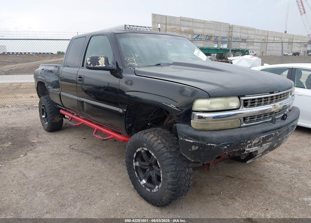 2000 CHEVROLET SILVERADO 1500 LS VIN: 2GCEK19T4Y1355840