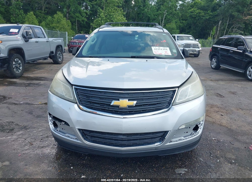2015 CHEVROLET TRAVERSE LS VIN: 1GNKRFKD3FJ159607
