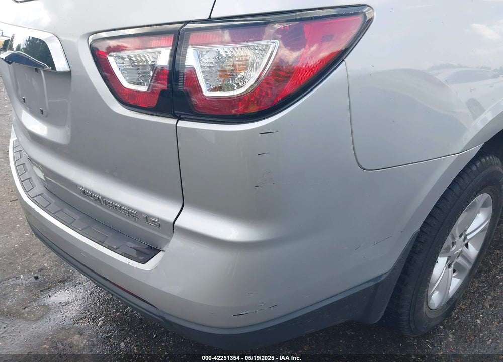 2015 CHEVROLET TRAVERSE LS VIN: 1GNKRFKD3FJ159607