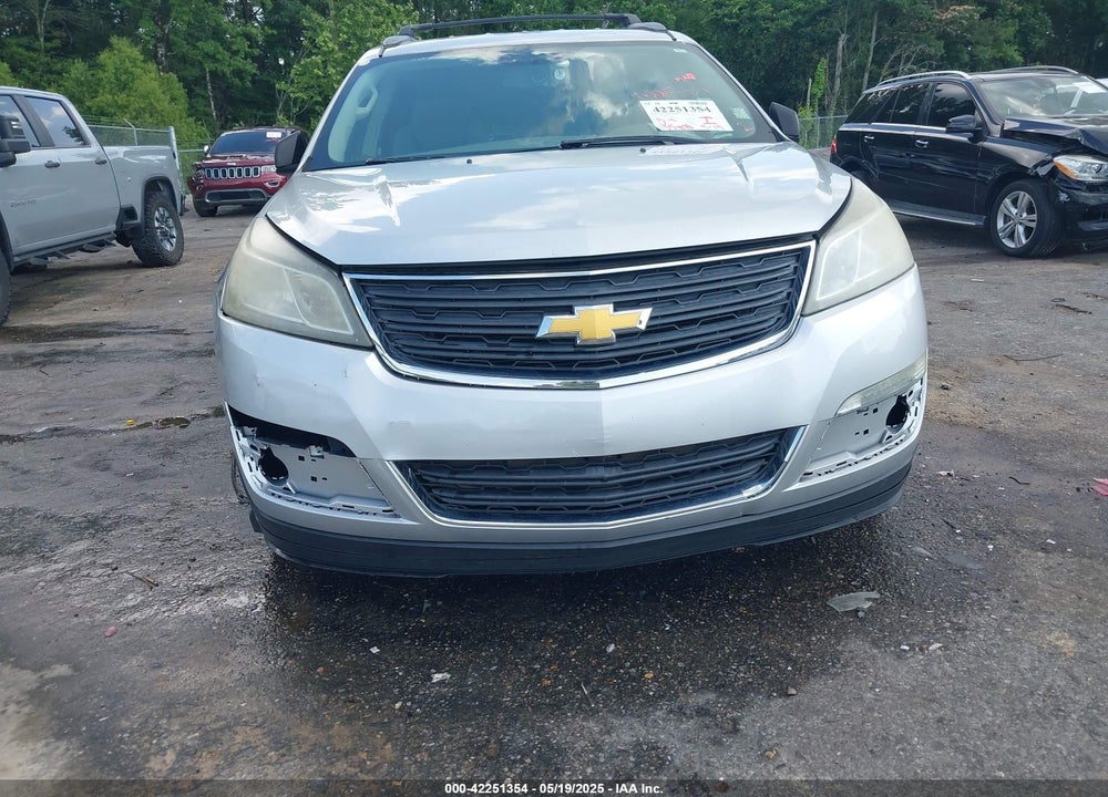 2015 CHEVROLET TRAVERSE LS VIN: 1GNKRFKD3FJ159607