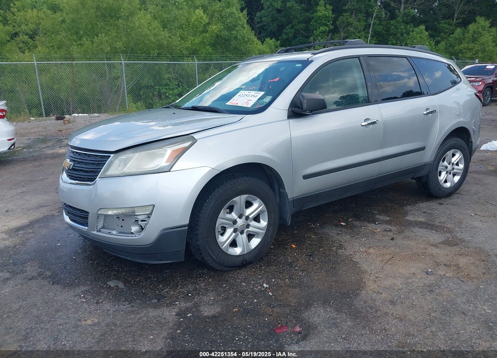 2015 CHEVROLET TRAVERSE LS VIN: 1GNKRFKD3FJ159607