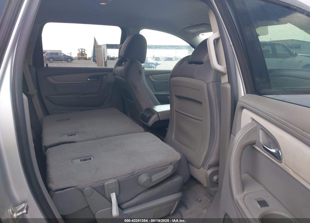 2015 CHEVROLET TRAVERSE LS VIN: 1GNKRFKD3FJ159607
