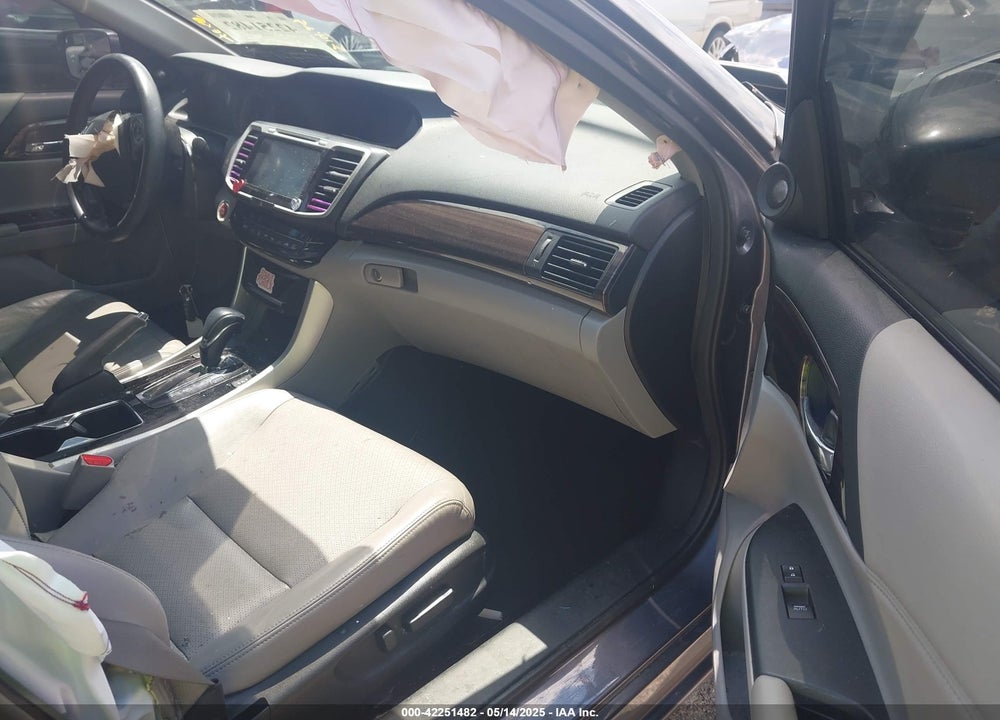 2016 HONDA ACCORD VIN: 1HGCR2F88GA130299