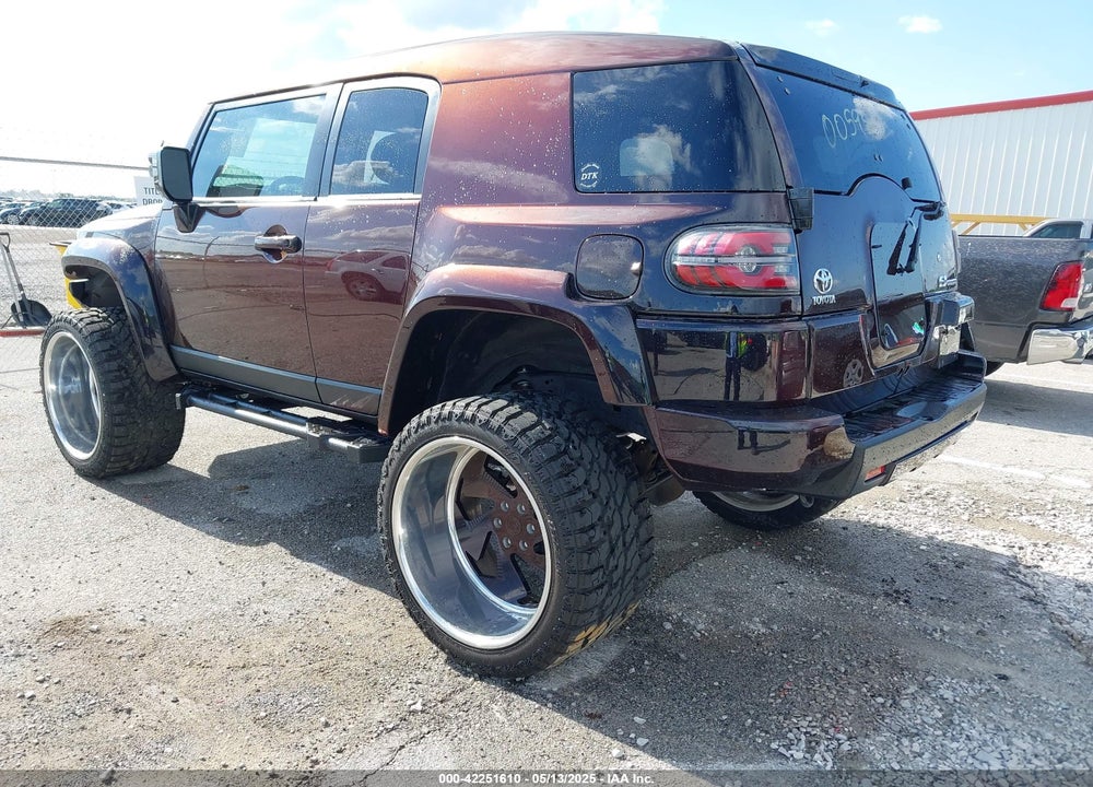 2007 TOYOTA FJ CRUISER VIN: JTEZU11F570005981