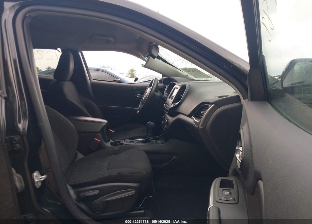 2021 JEEP CHEROKEE LATITUDE FWD VIN: 1C4PJLCB9MD125782