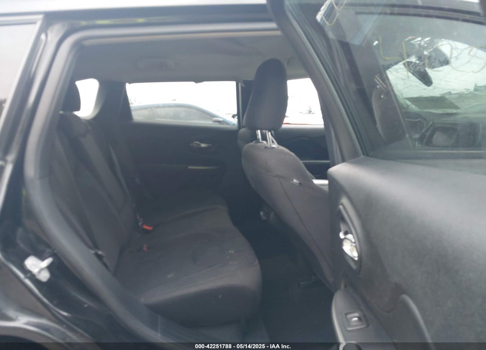 2021 JEEP CHEROKEE LATITUDE FWD VIN: 1C4PJLCB9MD125782