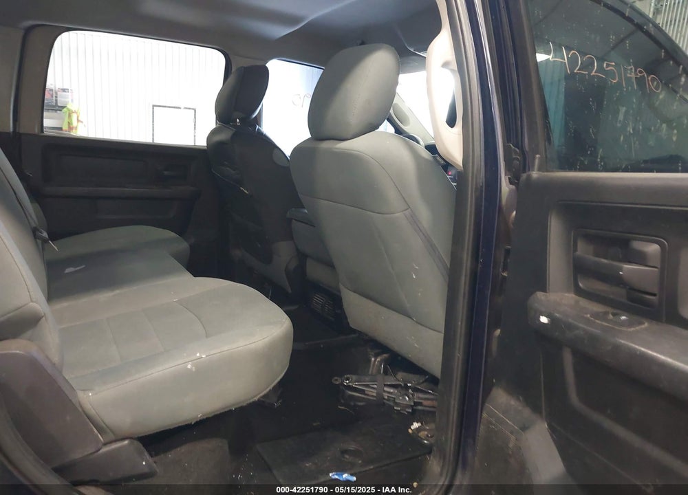2017 RAM 1500 VIN: 1C6RR7KT2HS823601