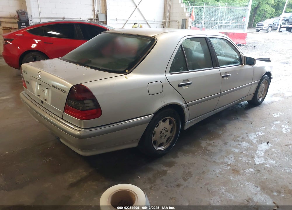 1999 MERCEDES-BENZ C 230 KOMPRESSOR VIN: WDBHA24G5XA711781