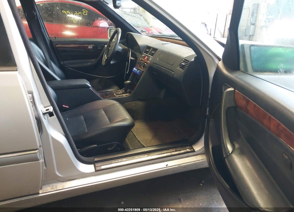 1999 MERCEDES-BENZ C 230 KOMPRESSOR VIN: WDBHA24G5XA711781