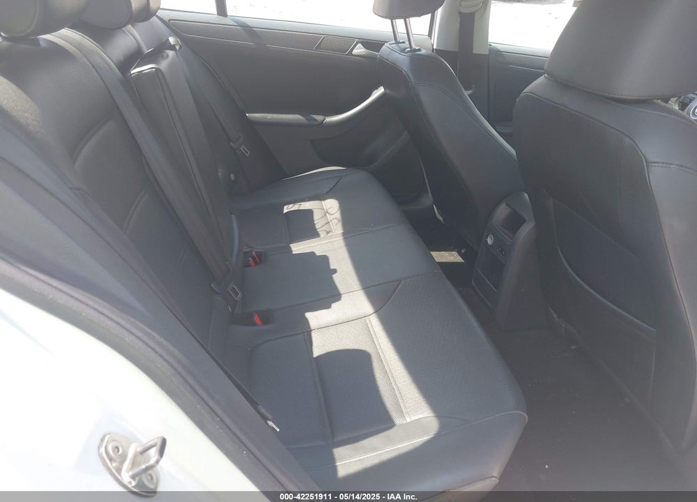 2014 VOLKSWAGEN JETTA VIN: 3VWD17AJ9EM315511