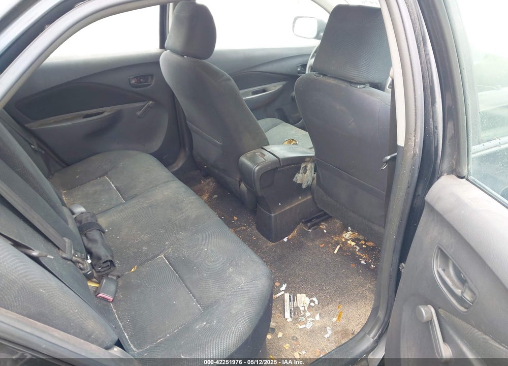 2010 TOYOTA YARIS VIN: JTDBT4K33A1395060