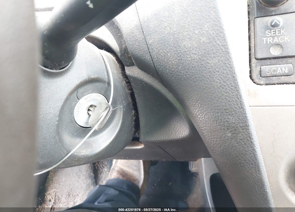 2010 TOYOTA YARIS VIN: JTDBT4K33A1395060